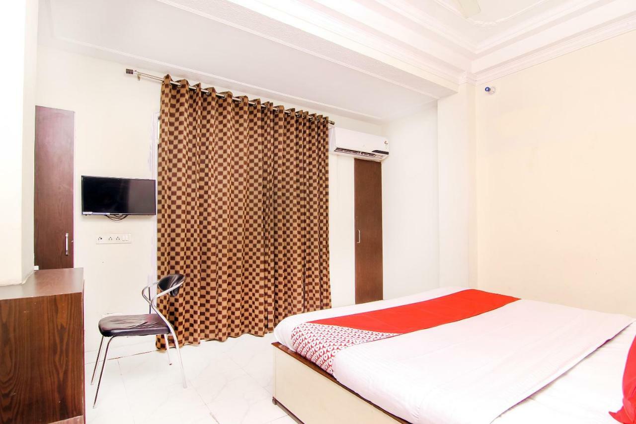 Oyo 14345 Hotel Panchsheel Benares Buitenkant foto