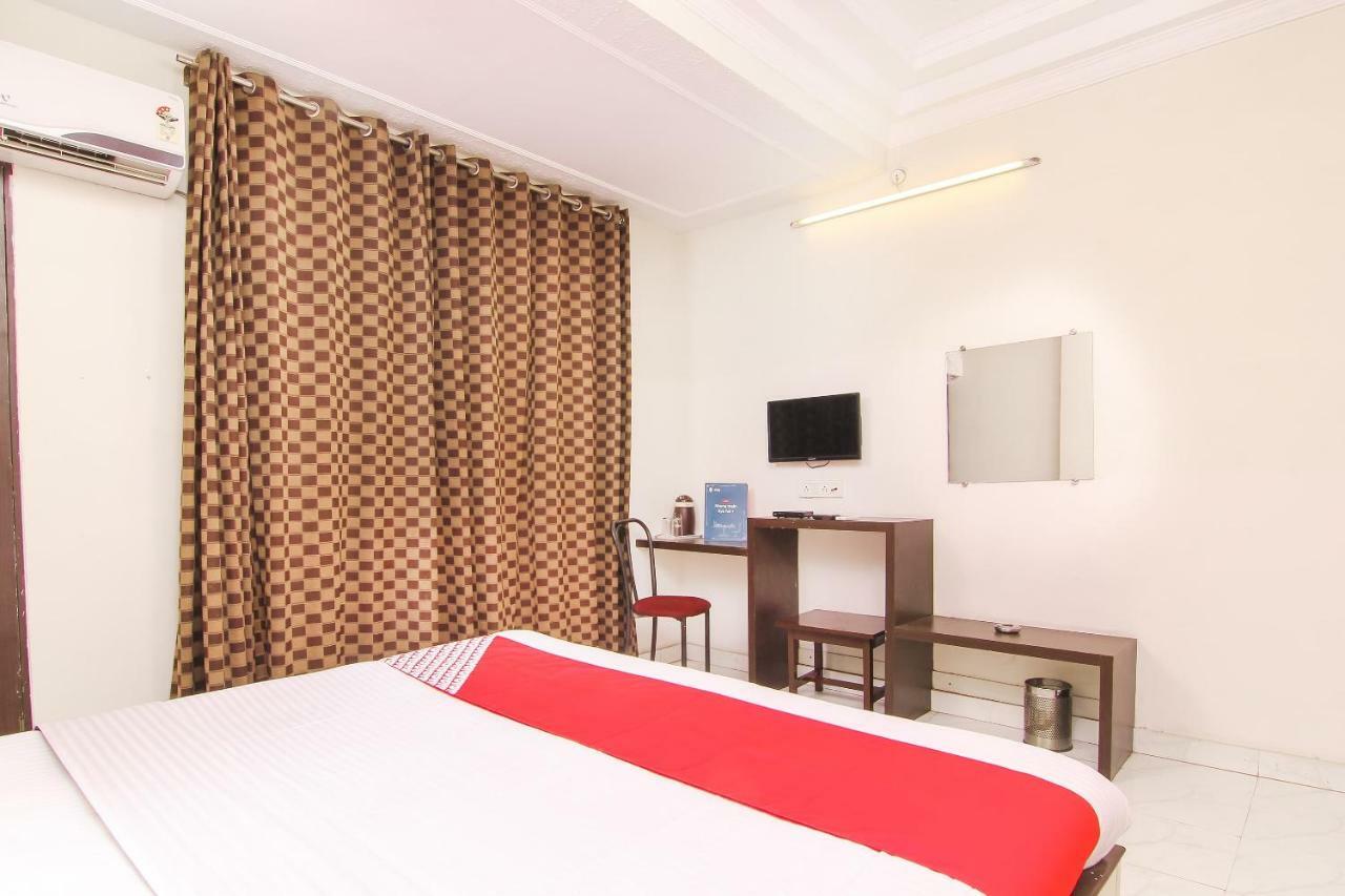 Oyo 14345 Hotel Panchsheel Benares Buitenkant foto